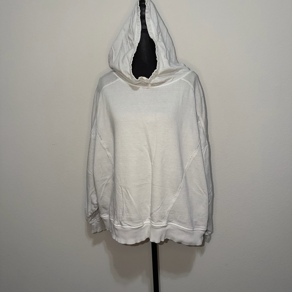 Urban Outfitters Men's Cream Hooded Sweater B11